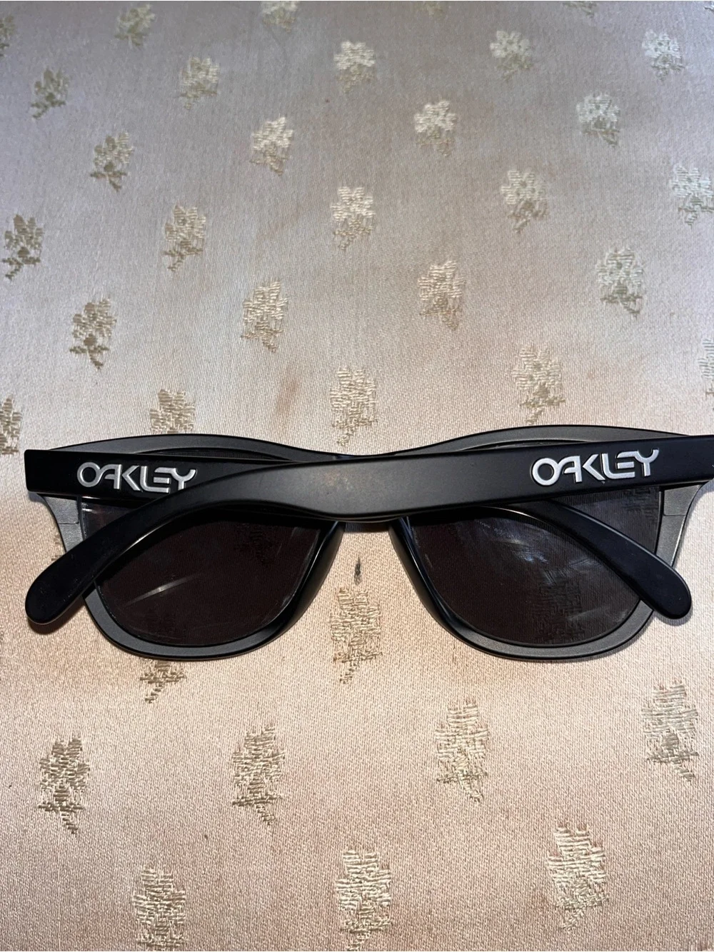 Oakley Frogskins sunglasses flawless condition